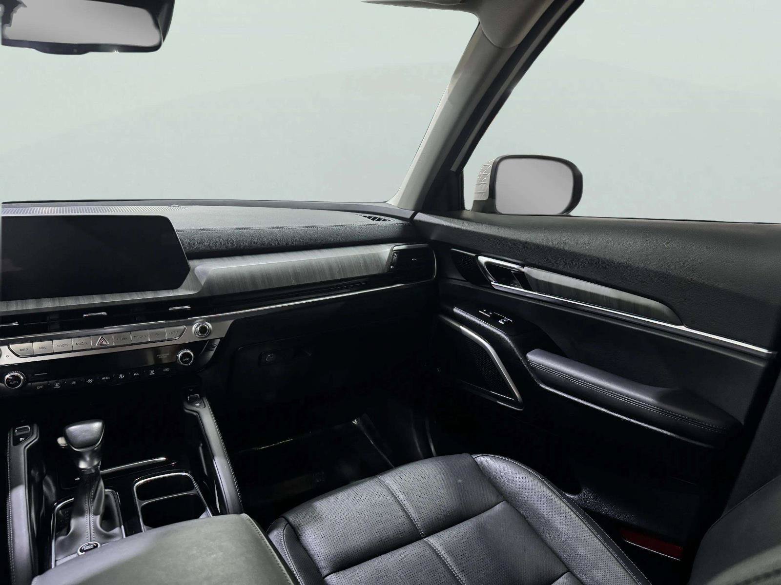 Used 2023 Kia Telluride EX w/ EX Captain's Chair Package FWD image 28