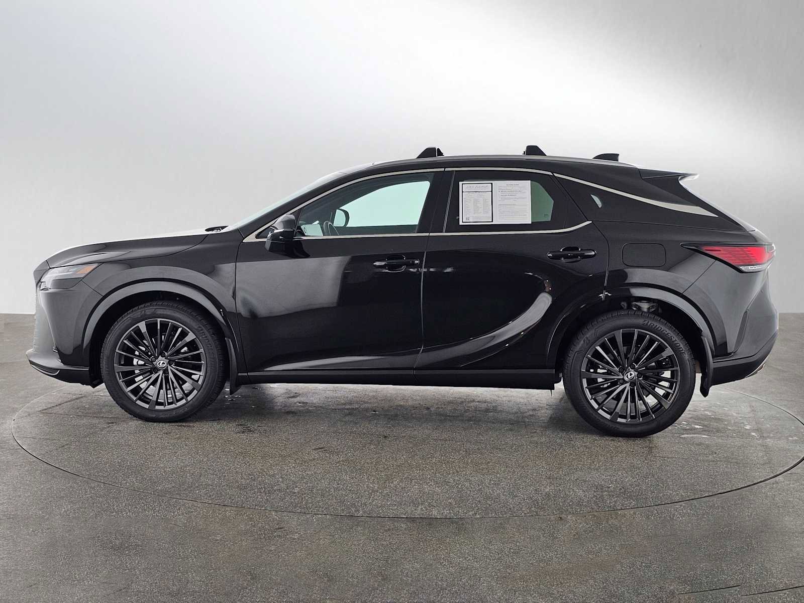 Certified 2025 Lexus RX 350h w/ Convenience Package image 6