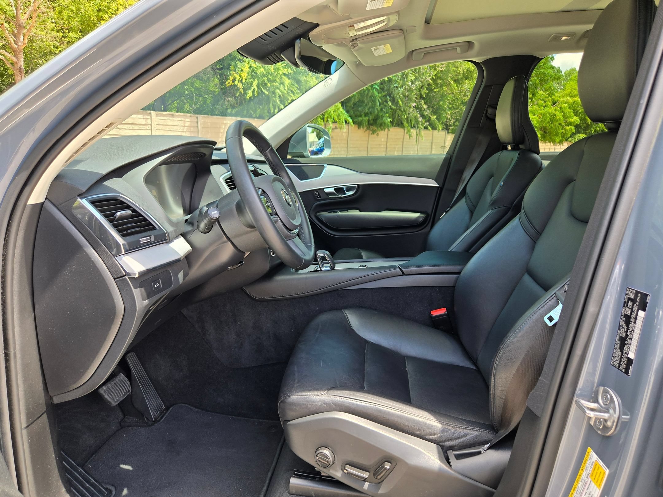 Used 2023 Volvo XC90 B5 Core AWD/4WD image 9
