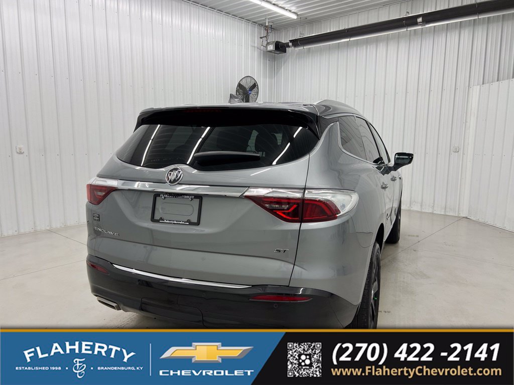 Used 2024 Buick Enclave Essence w/ Experience Buick Package FWD image 3