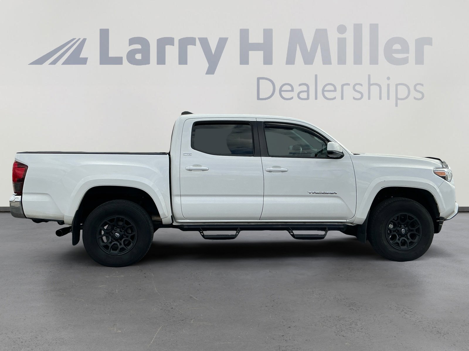 Certified 2021 Toyota Tacoma SR5 image 6