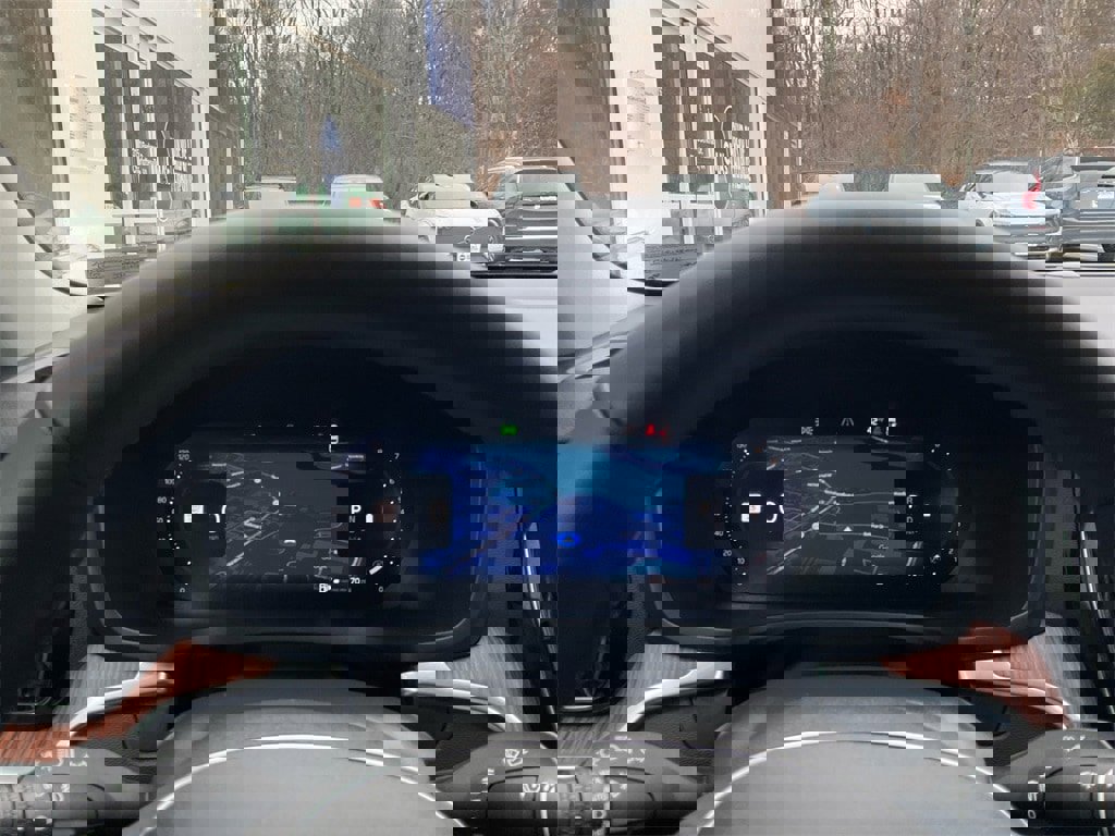 Certified 2025 Volvo S60 B5 Plus image 18