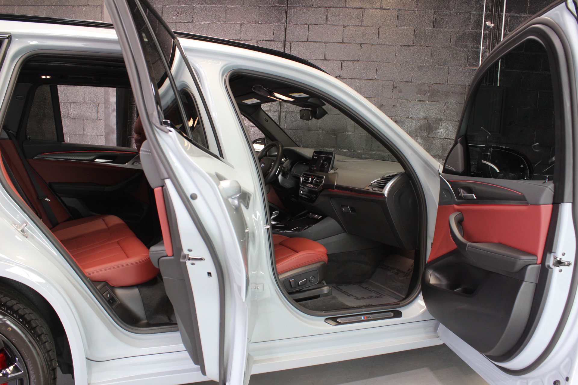 Used 2024 BMW X3 M40i w/ Premium Package image 29