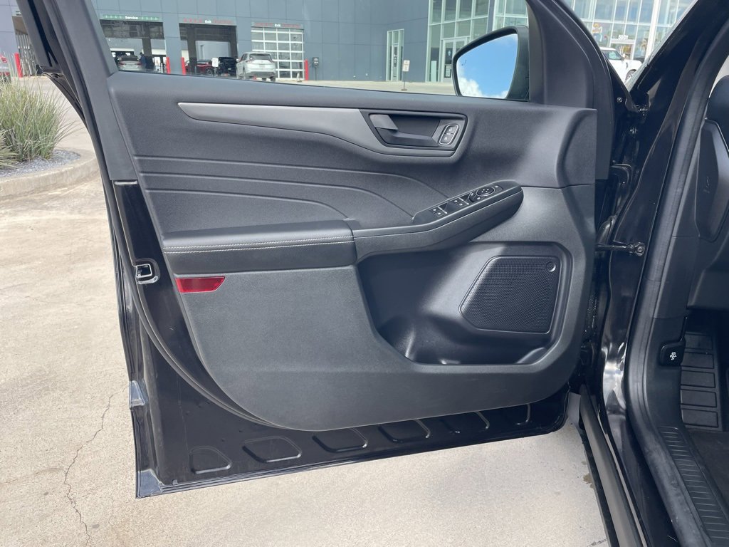 Used 2023 Ford Escape Active image 12