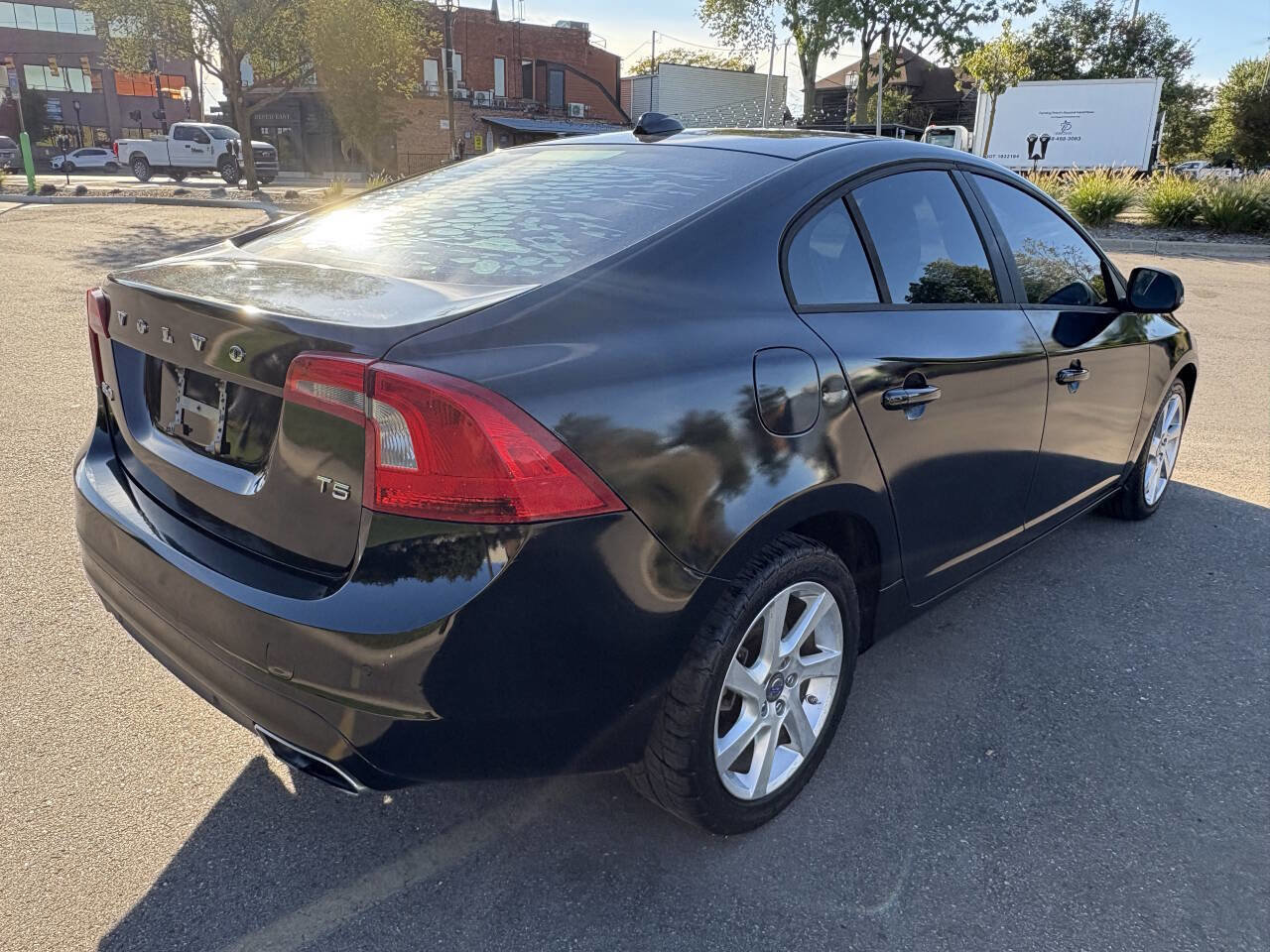 Used 2014 Volvo S60 T5 image 9