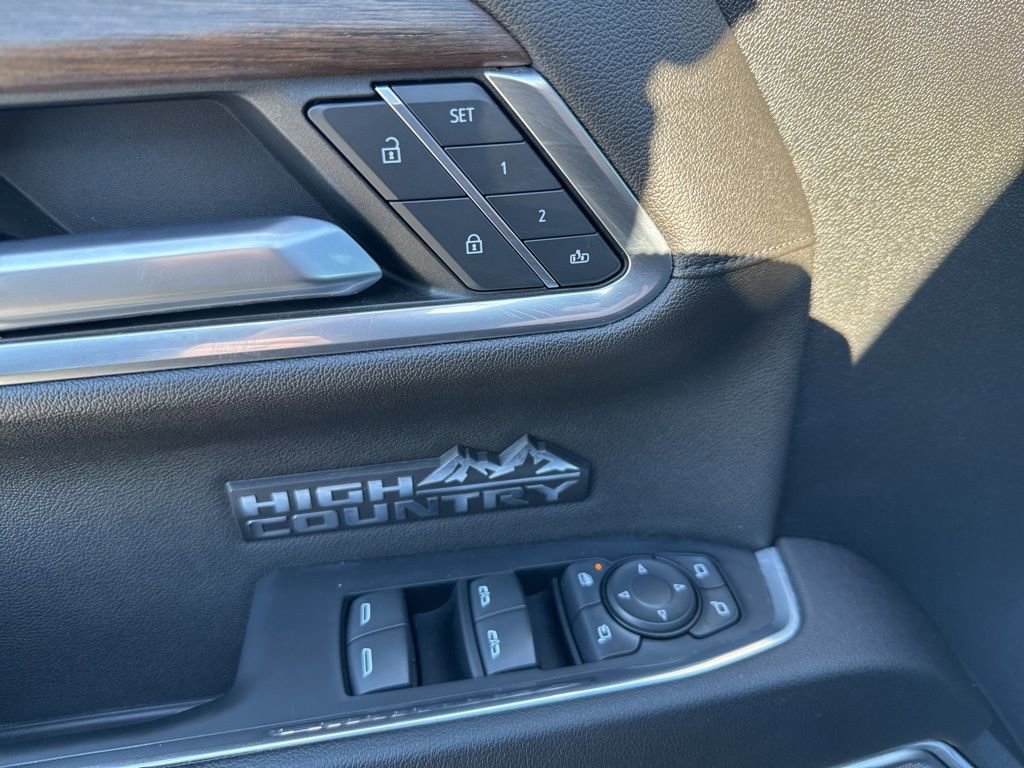Used 2023 Chevrolet Silverado 1500 High Country w/ High Country Premium Package image 15