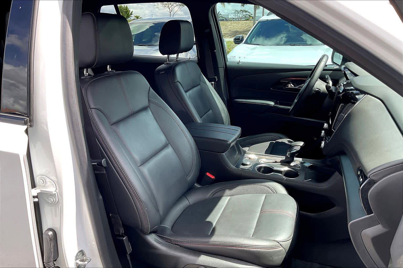 Certified 2023 Chevrolet Traverse RS FWD image 8