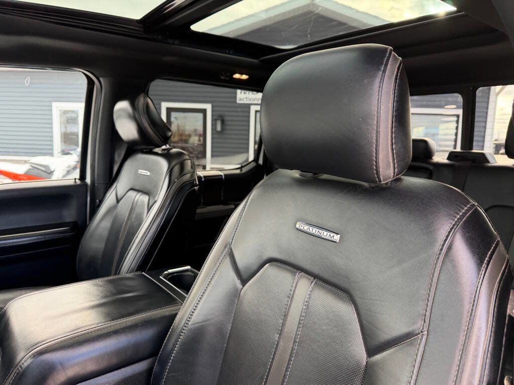 Used 2017 Ford F150 Platinum w/ Equipment Group 701A Luxury AWD/4WD image 16