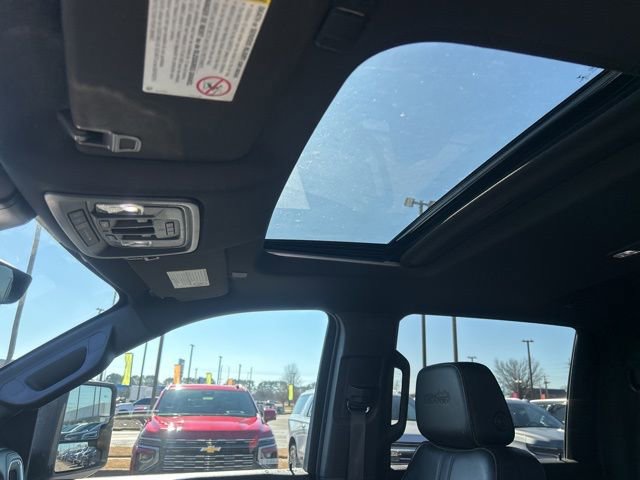 Used 2023 Chevrolet Silverado 3500 High Country image 17