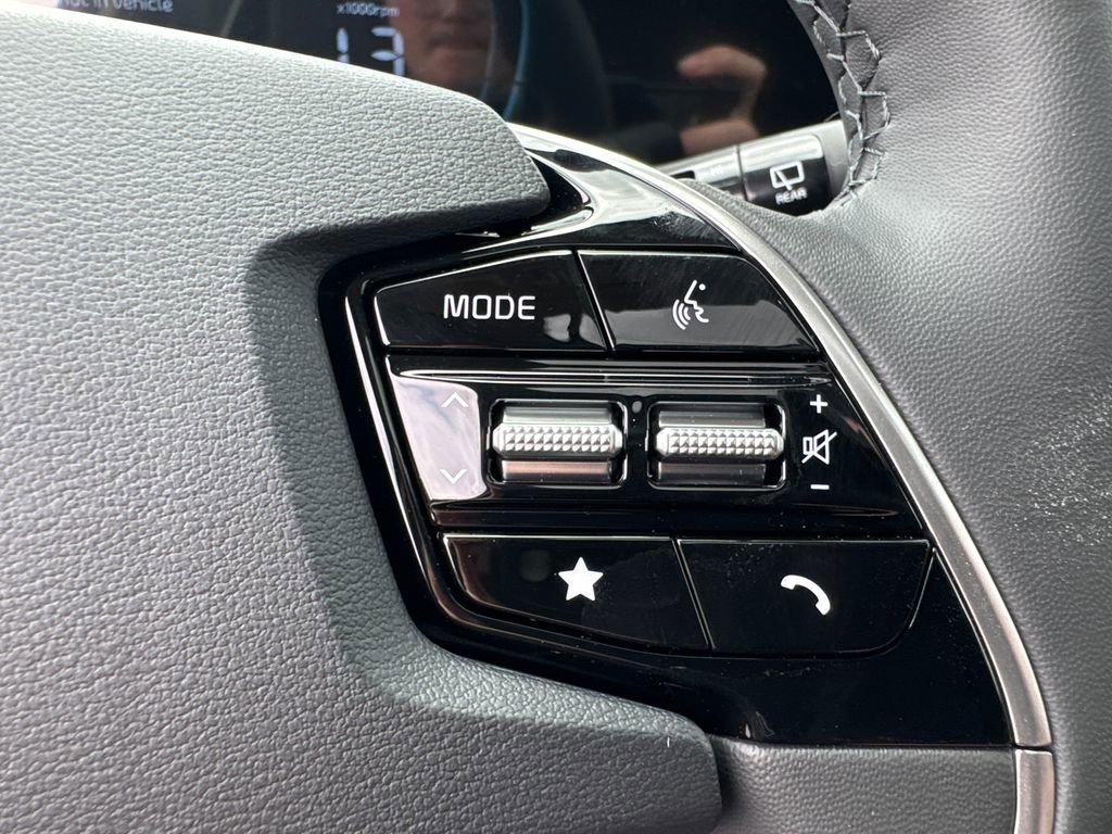 New 2025 Kia Niro SX Touring image 25