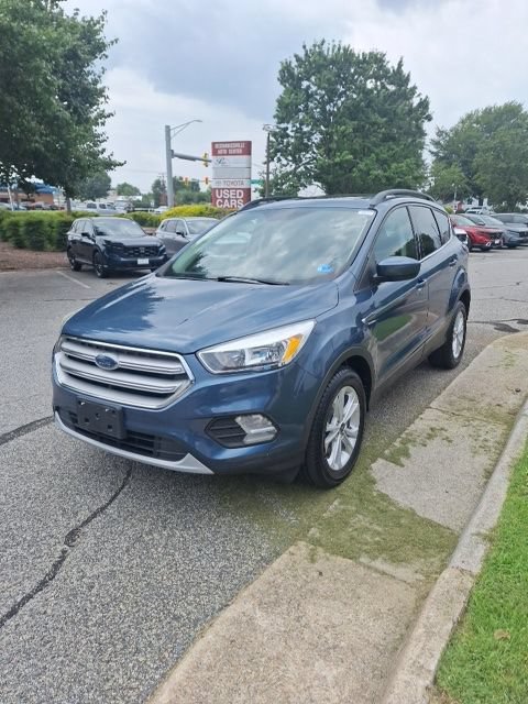 Used 2018 Ford Escape SE w/ SE Sync 3 Package AWD/4WD image 3