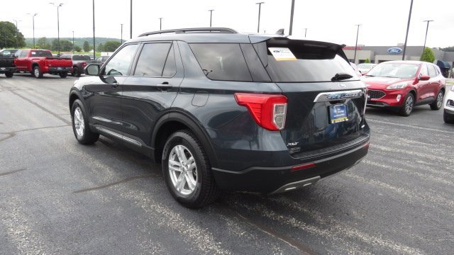 Certified 2022 Ford Explorer XLT w/ Equipment Group 202A image 5