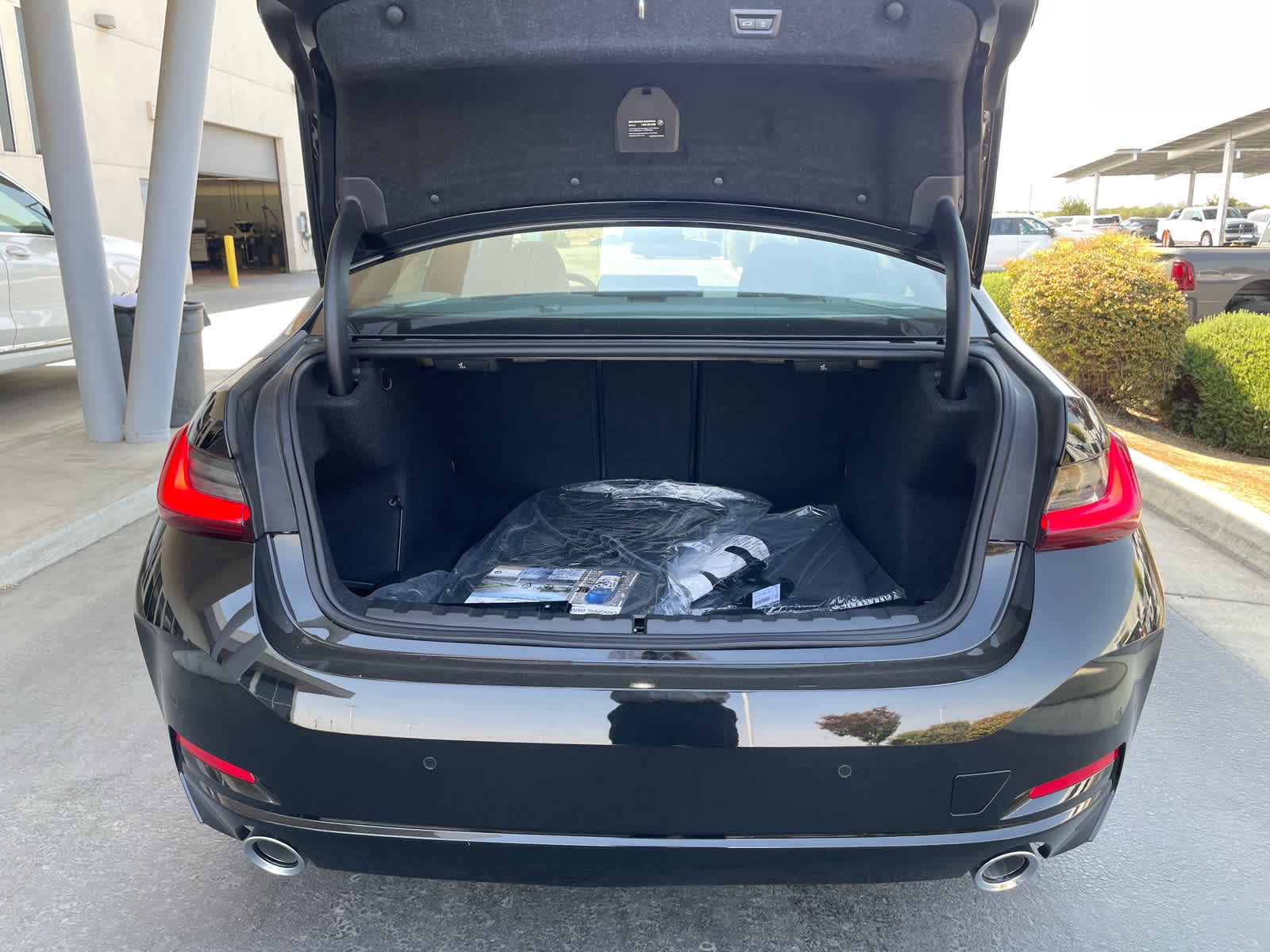 New 2025 BMW 330i Sedan w/ Convenience Package image 19