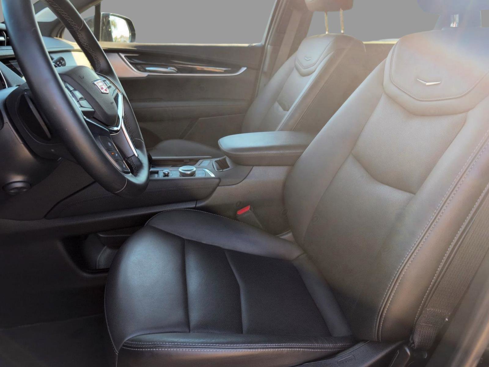 Certified 2025 Cadillac XT5 Premium Luxury image 9