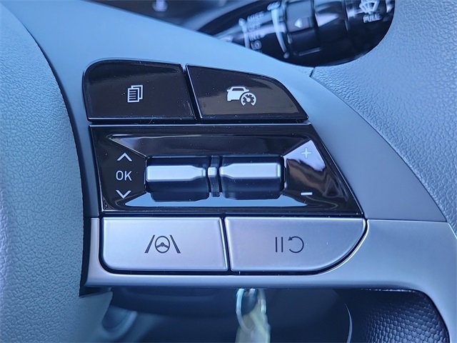 New 2025 Hyundai Elantra SE image 9