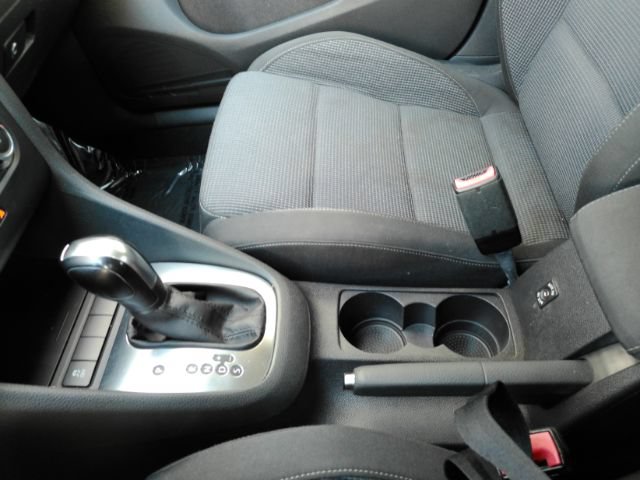 Used 2012 Volkswagen Golf 4-Door FWD image 36