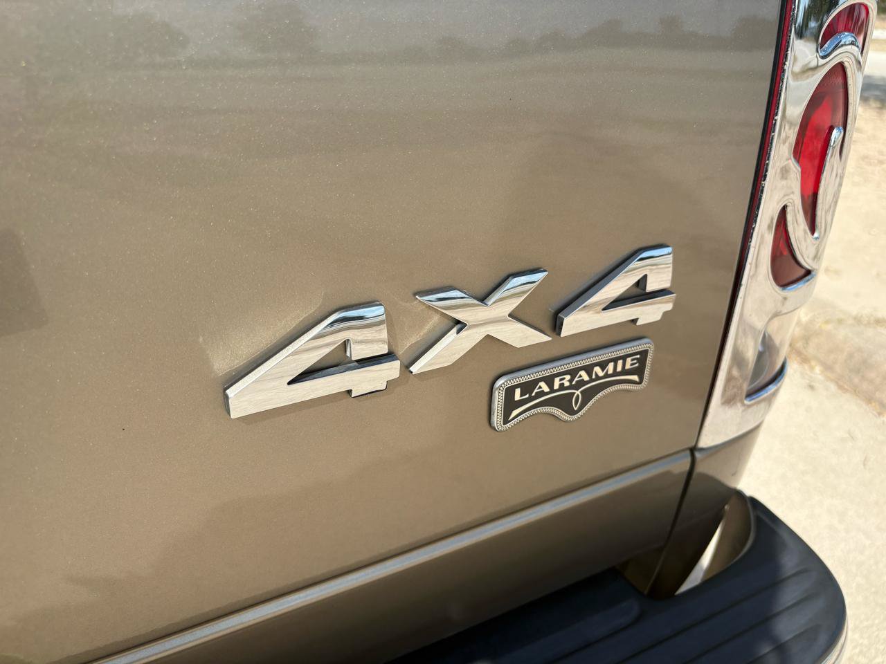 Used 2006 Dodge Ram 2500 Truck Laramie AWD/4WD image 14