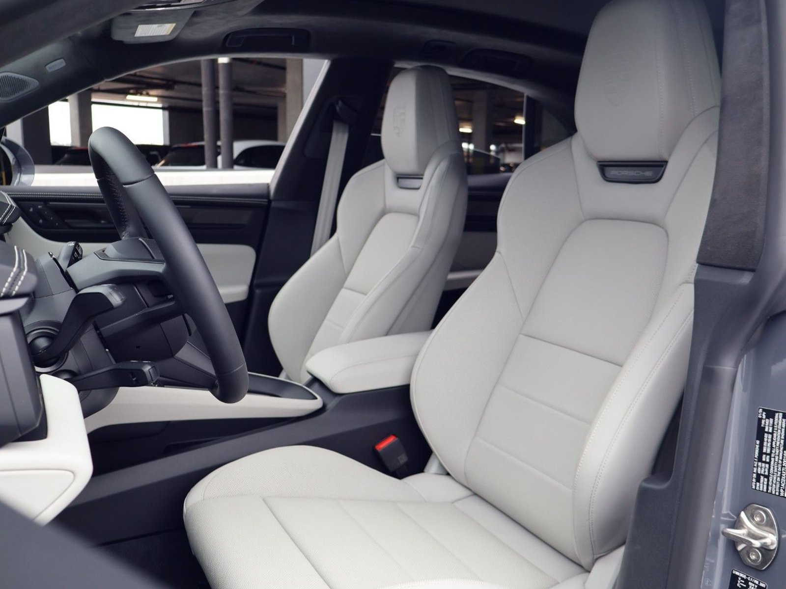 New 2026 Porsche Macan Turbo Electric AWD/4WD image 5