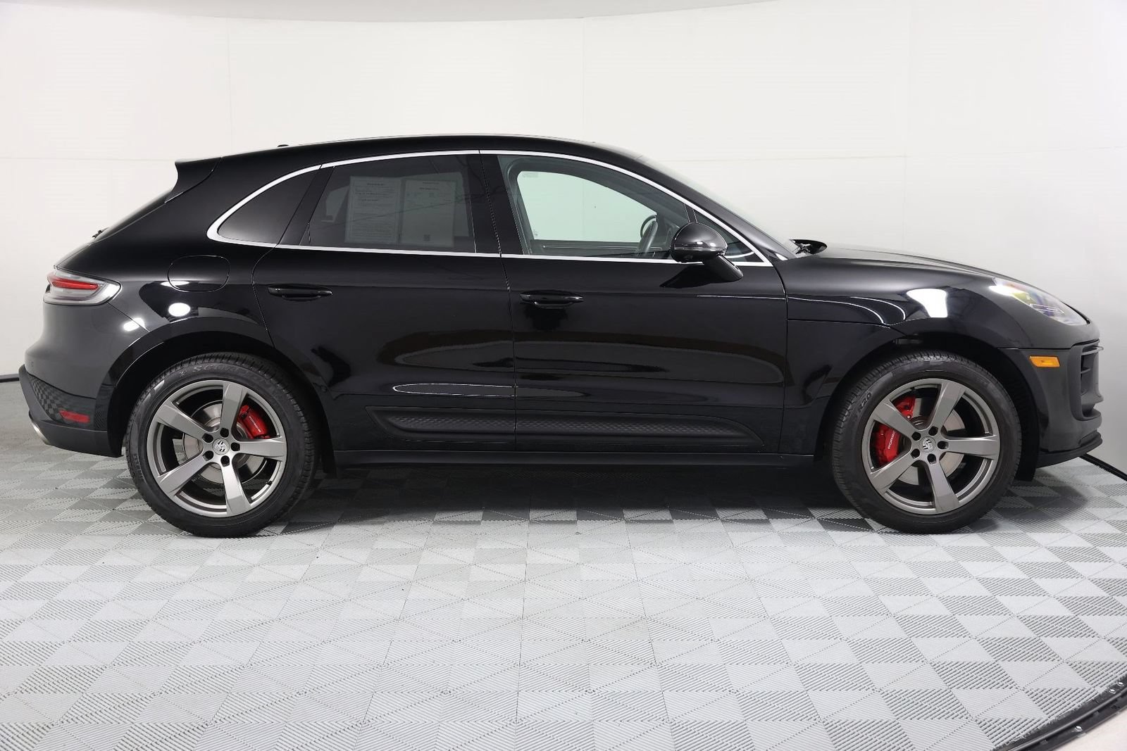 Certified 2023 Porsche Macan S AWD/4WD image 8