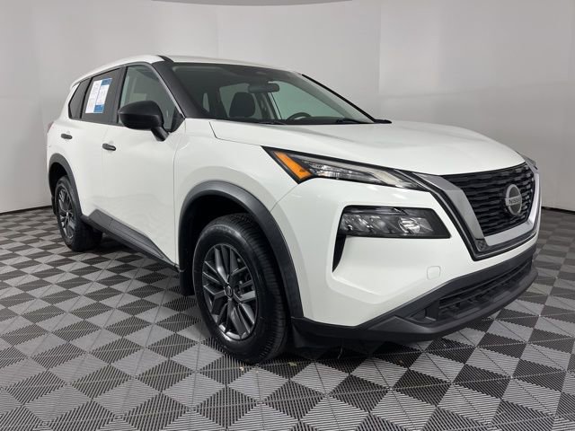 Used 2021 Nissan Rogue S image 2