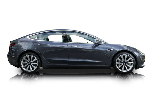 Used 2018 Tesla Model 3 Long Range AWD/4WD image 2