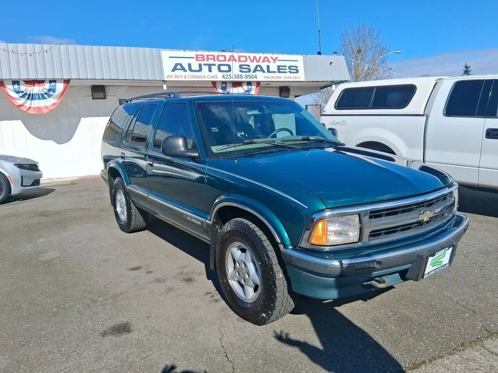Used 1996 Chevrolet Blazer 4WD 4-Door image 2