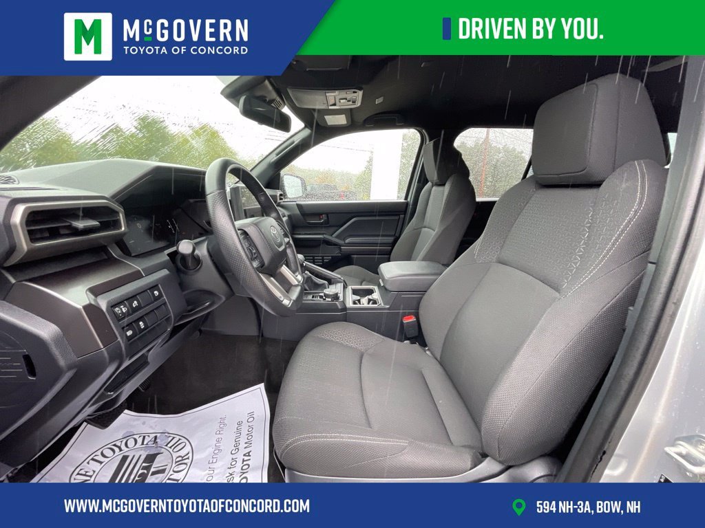 Used 2025 Toyota 4Runner SR5 AWD/4WD image 11