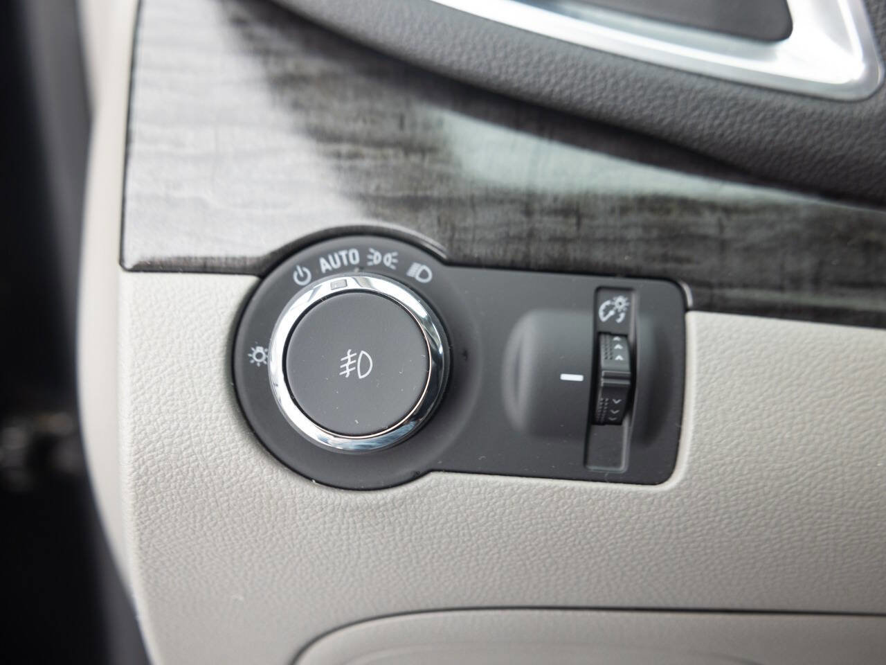 Used 2014 Buick Encore Leather FWD image 37