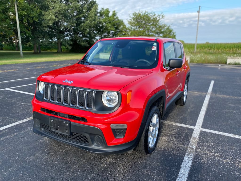 Used 2023 Jeep Renegade Latitude AWD/4WD image 3