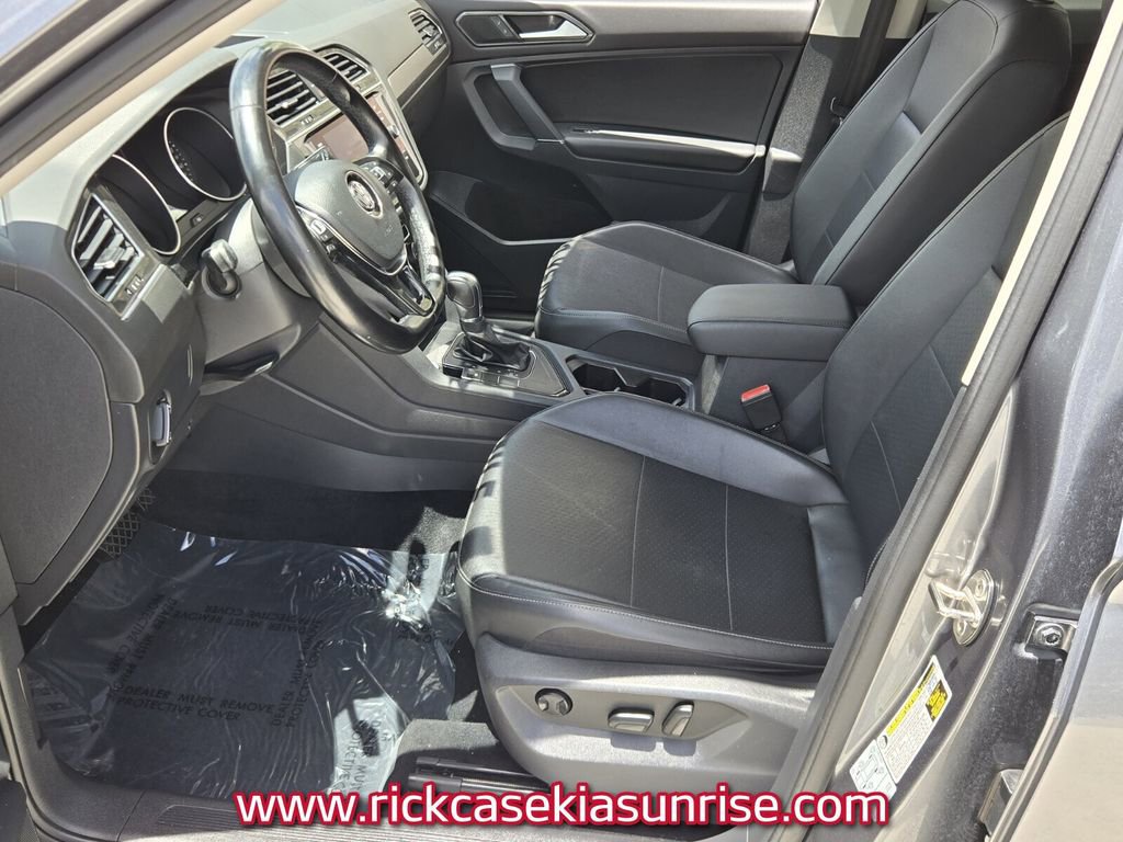 Used 2018 Volkswagen Tiguan SE FWD image 10