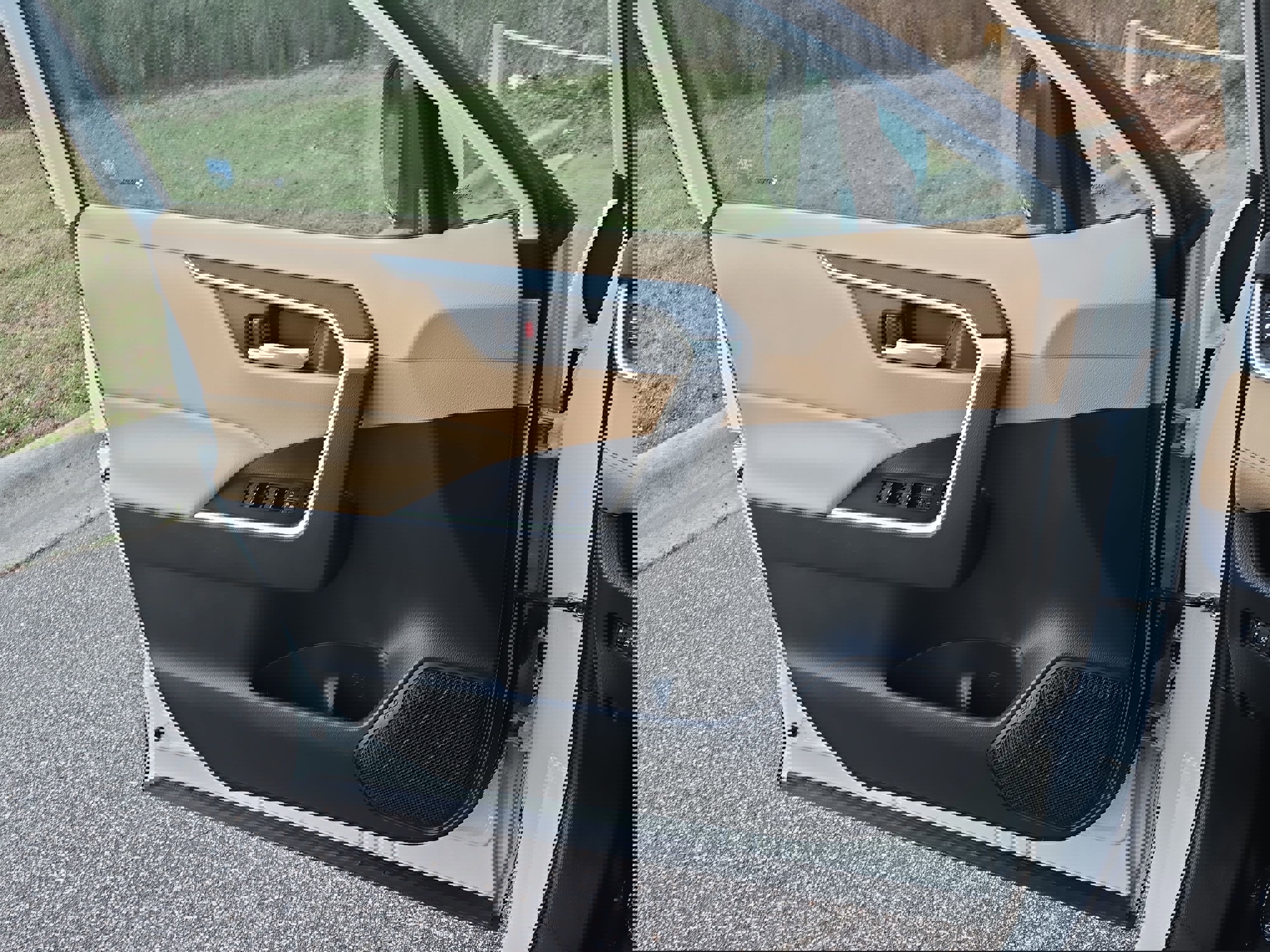 Used 2023 Toyota RAV4 XLE w/ Convenience Package image 24