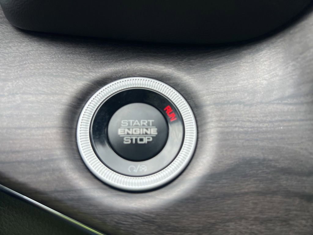 New 2025 Jeep Grand Cherokee L Overland w/ Luxury Tech Group IV image 34