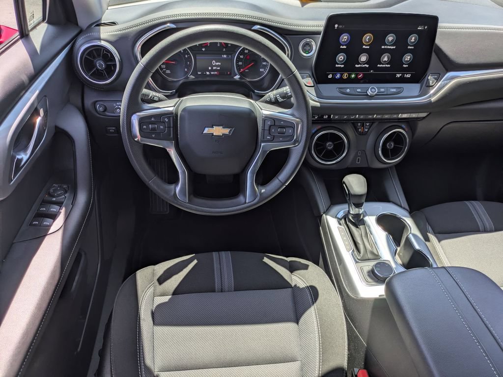 Used 2025 Chevrolet Blazer LT AWD/4WD image 25
