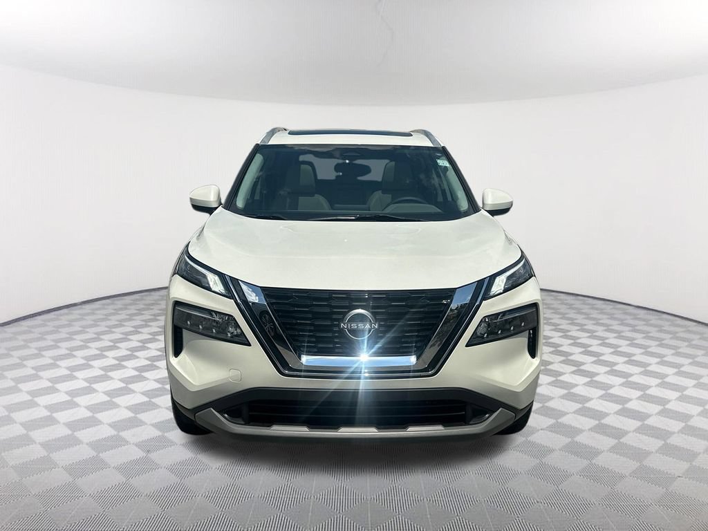 Used 2023 Nissan Rogue SV w/ SV Premium B Package FWD image 2