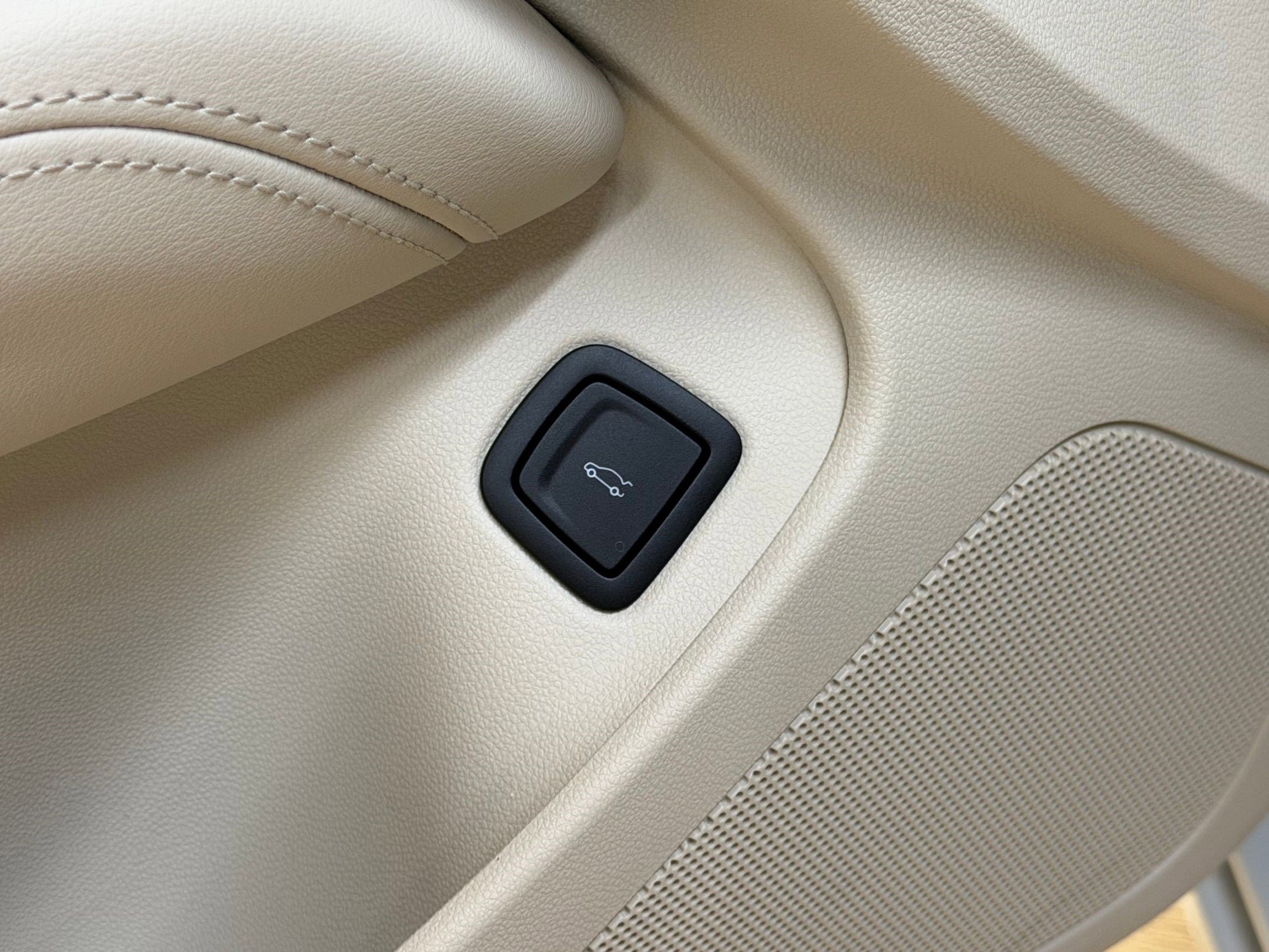 Certified 2025 Cadillac CT4 Premium Luxury RWD image 17