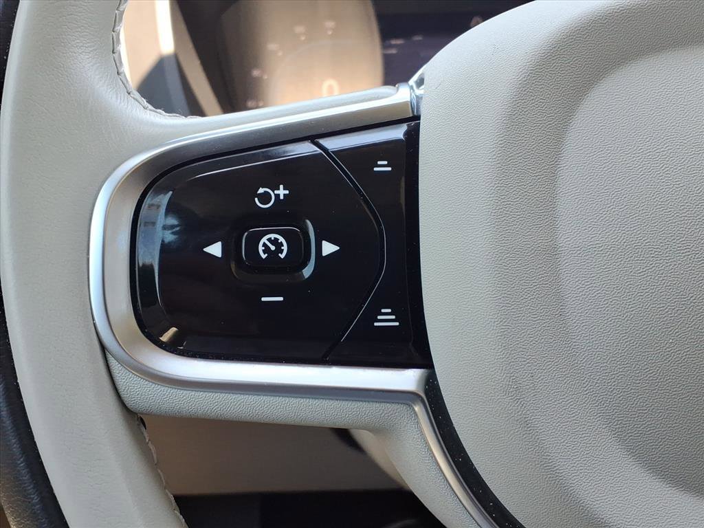 Used 2024 Volvo XC60 B5 Plus w/ Protection Package Premier image 13