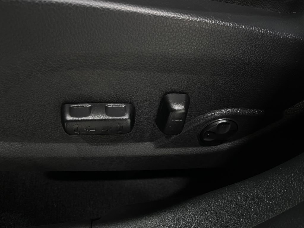 Used 2018 Hyundai Santa Fe Sport w/ 2.0T Ultimate Tech Package 05 image 19