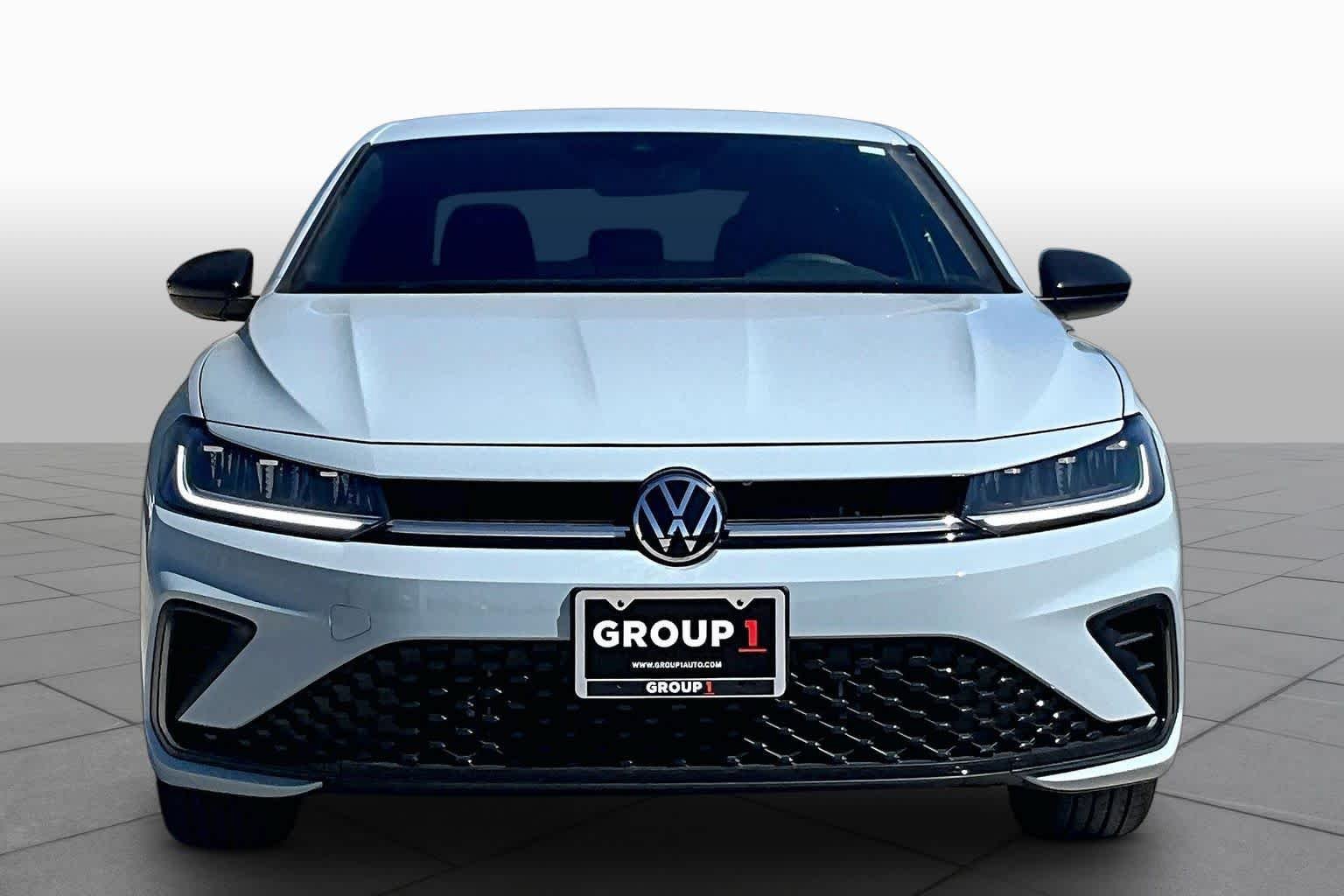 New 2027 Volkswagen Jetta SE FWD image 3