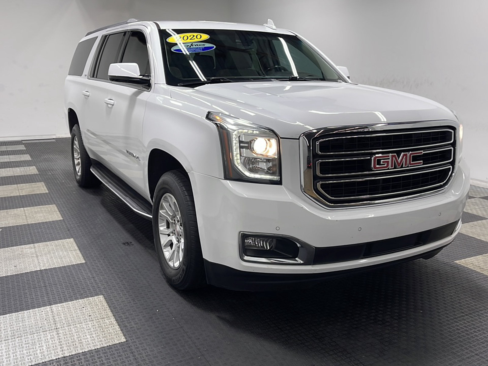 Used 2020 GMC Yukon XL SLT w/ Open Road Package AWD/4WD image 24