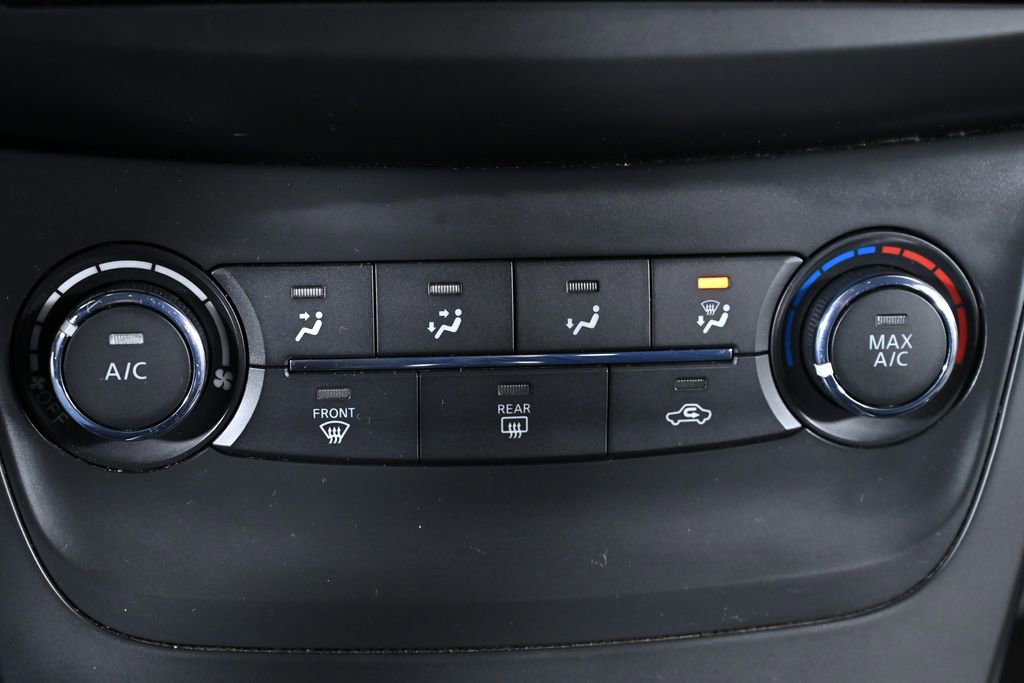 Used 2016 Nissan Sentra S image 16