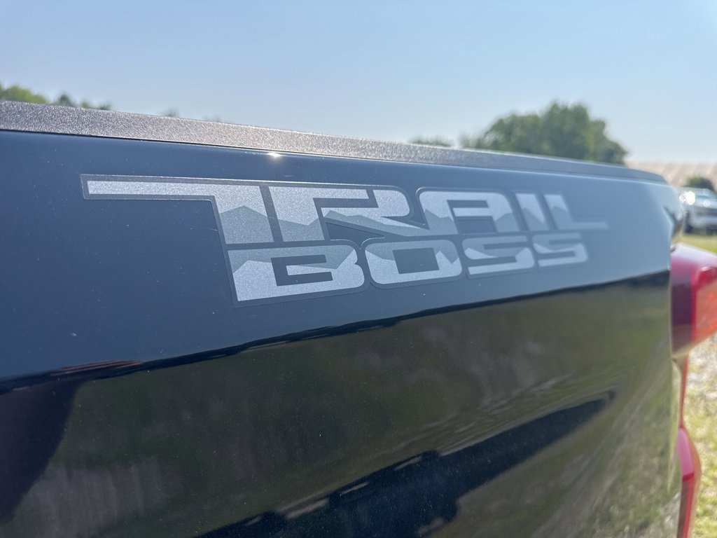 Used 2025 Chevrolet Silverado 1500 LT Trail Boss w/ LT Trail Boss Premium Package image 53