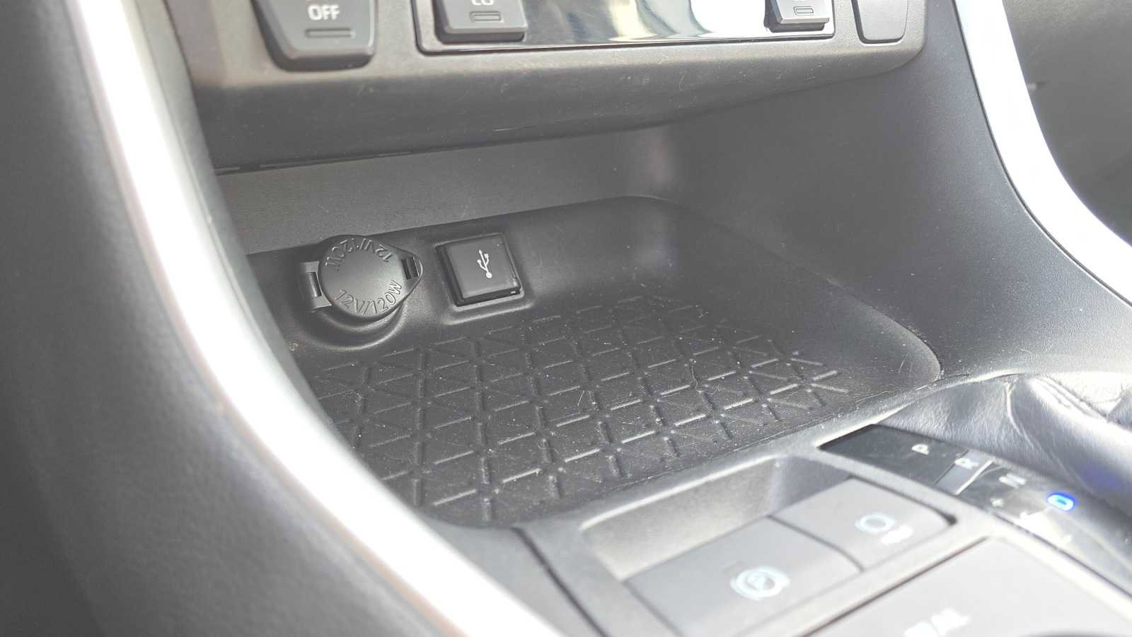 Used 2022 Toyota RAV4 XLE w/ Convenience Package AWD/4WD image 34