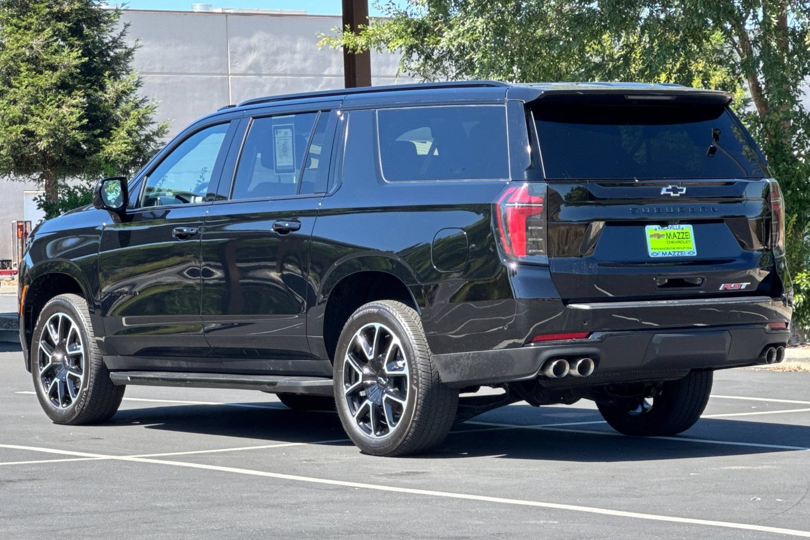 Used 2026 Chevrolet Suburban RST RWD image 3