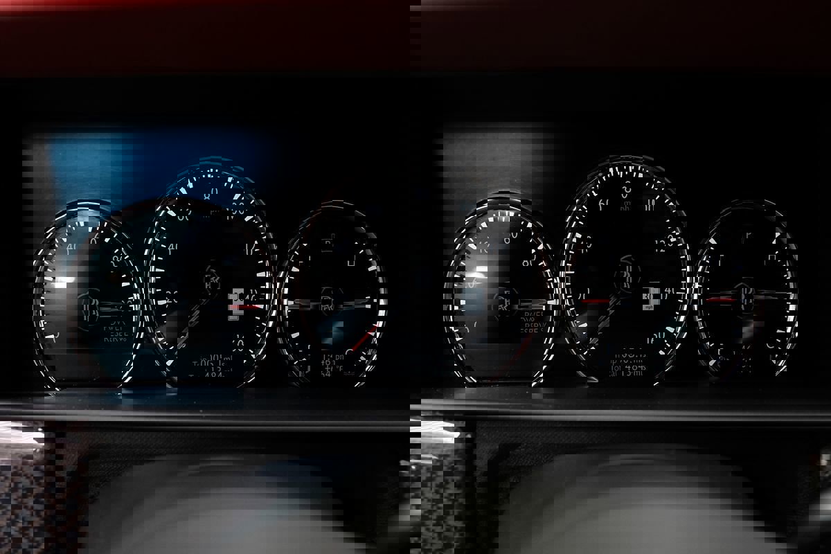 Used 2022 Rolls-Royce Cullinan Black Badge w/ Dark Exterior Package image 16