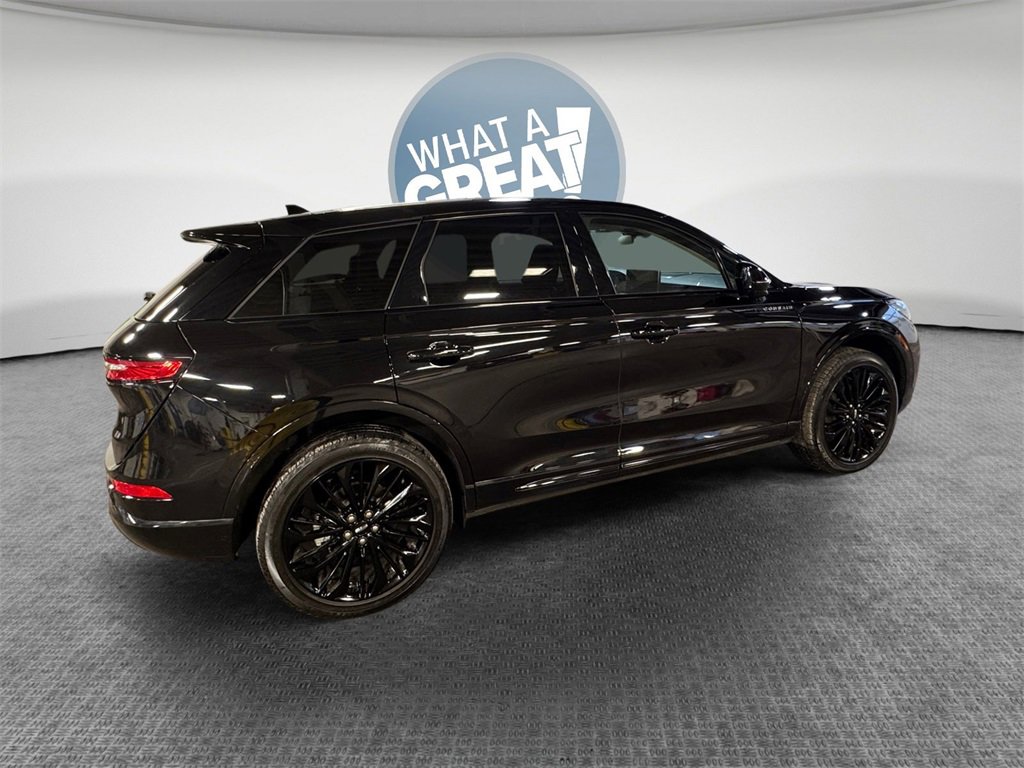 Used 2023 Lincoln Corsair AWD w/ Equipment Group 101A image 3