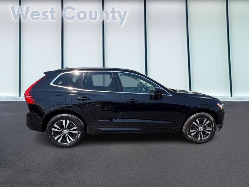 Used 2023 Volvo XC60 B5 Core AWD/4WD image 2