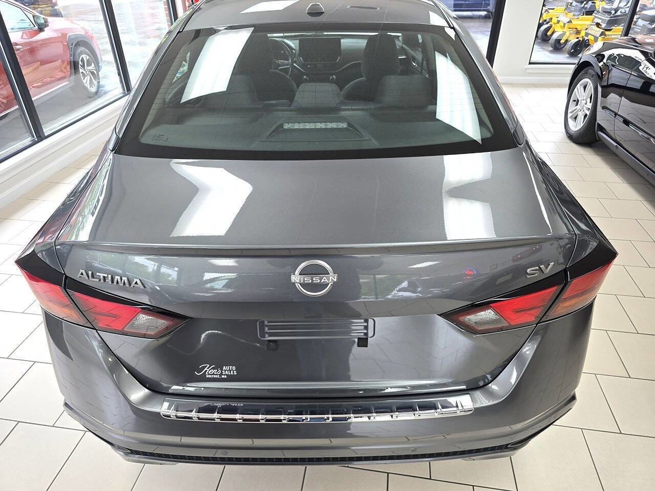 Used 2023 Nissan Altima 2.5 SV w/ SV Premium Package FWD image 16