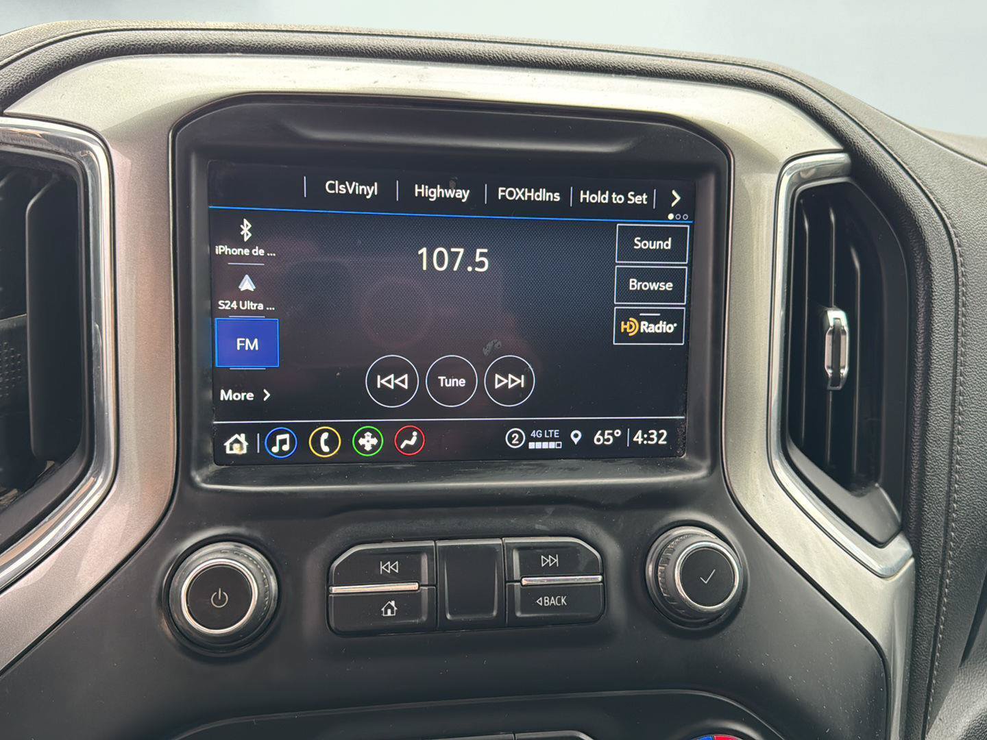 Used 2021 Chevrolet Silverado 3500 LTZ w/ LTZ Convenience Package AWD/4WD image 5