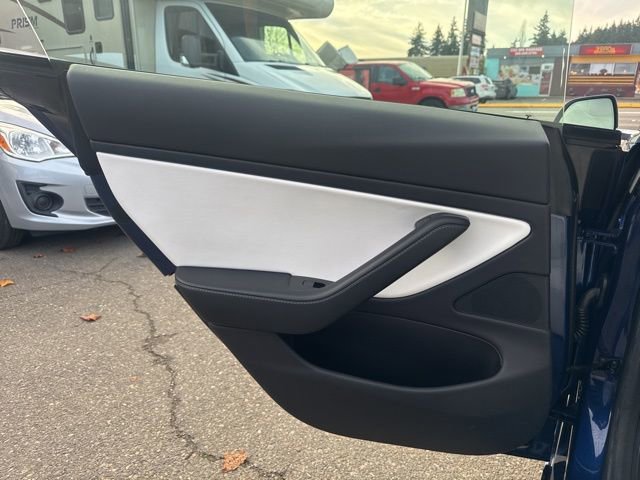 Used 2019 Tesla Model 3 Standard Range image 16