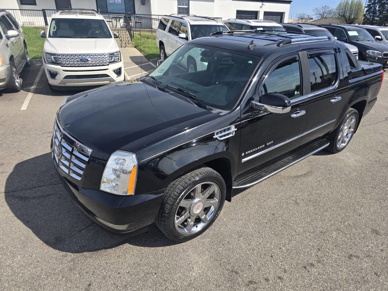 Used 2008 Cadillac Escalade EXT image 9